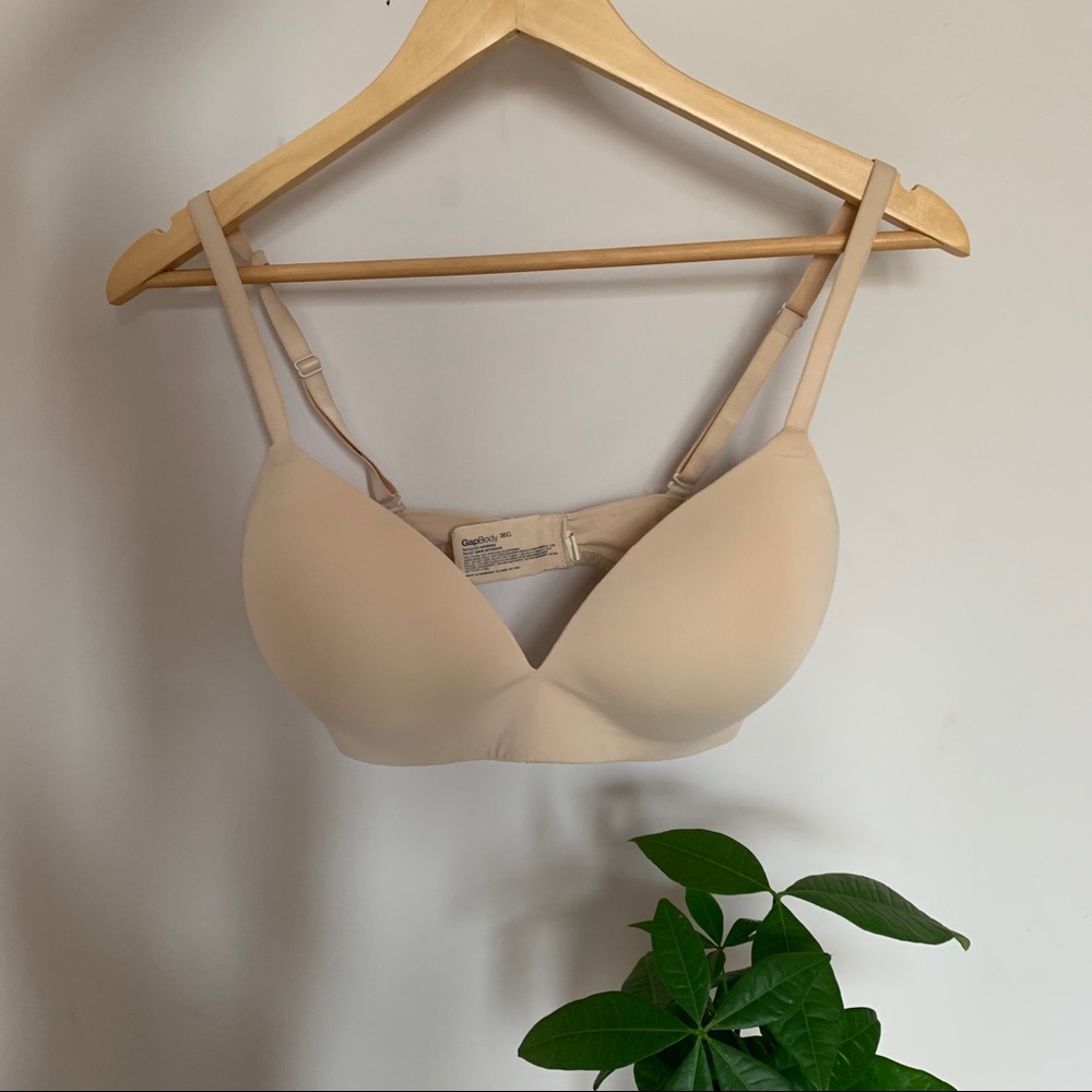 Wireless Gap light tan skin tone Bra 36C